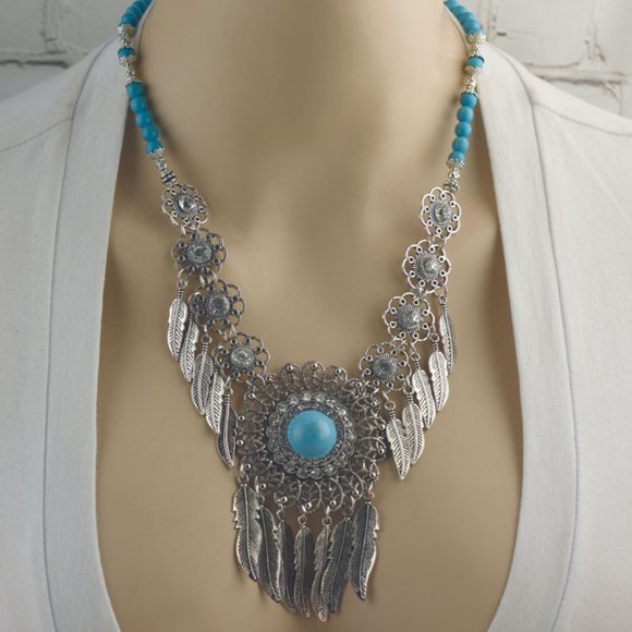 BG Designs Jewelry - Turquoise Rhinestone Feather Disc Necklace Set